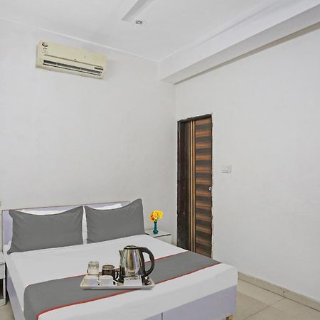 Hotel O Imperial Residency Near Dashrath Puri Metro Station Нью-Дели Экстерьер фото